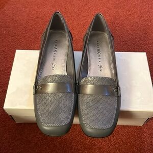 NWT Anne Klein grey flat loafer